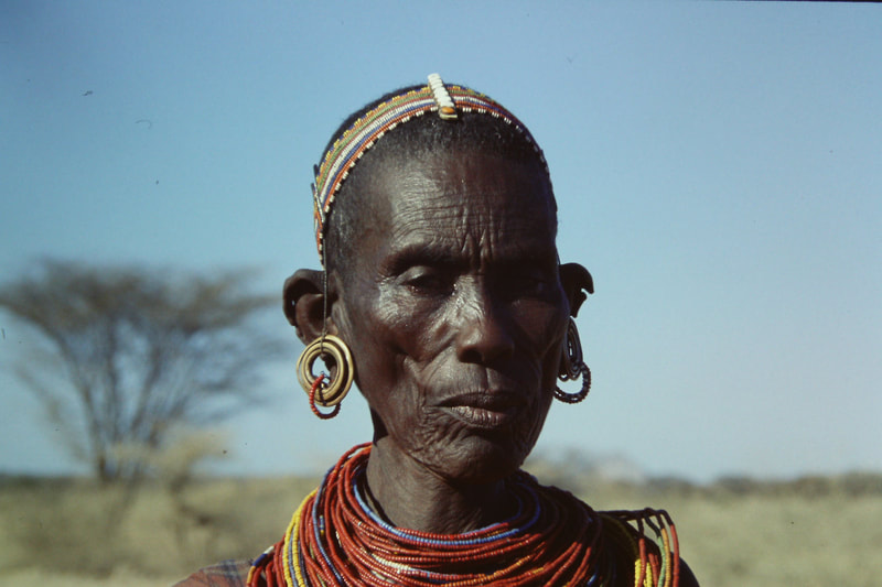 Porträt einer Samburu-Ältesten
