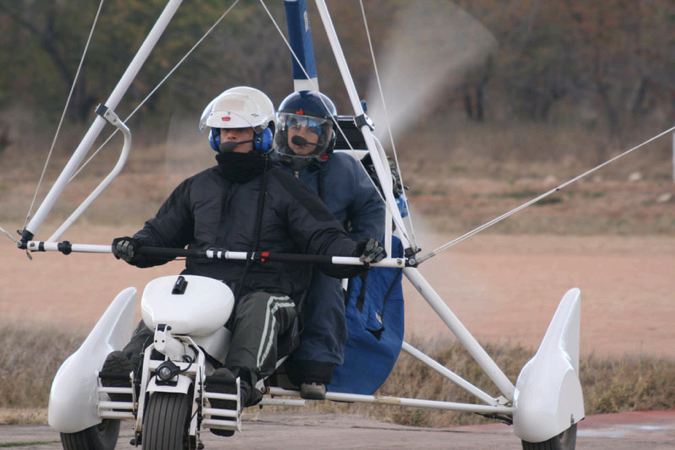 Microlight im Abendhimmel