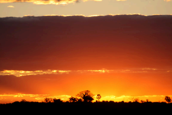 Sonnenuntergang über Simbabwe